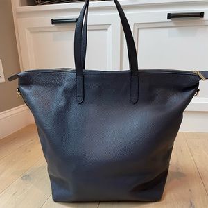 Cuyana Oversized Tote With Dust Bag